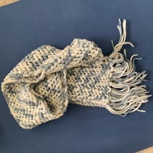 Blue white knit scarf